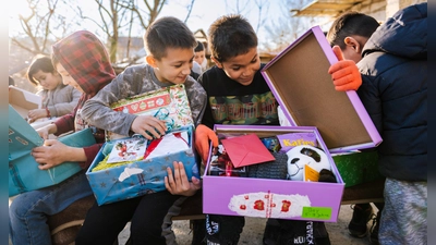 Bei der Geschenkaktion „Weihnachten im Schuhkarton“ kann jeder mitmachen und einem bedürftigen Kind Freude bereiten. (Foto: Jacie Smeltzer/Samaritian´s Pursue)