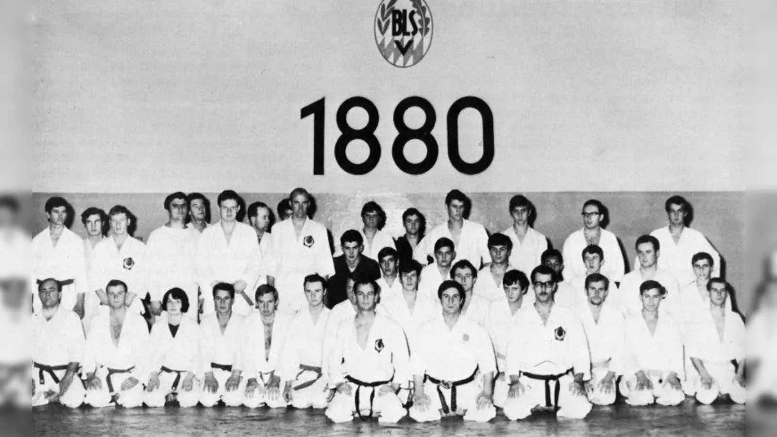 Die Karateabteilung im Jahr 1969. Aktuell kämpfen bei internationalen Meisterschaften Michaela Rein und ihr Bruder Joachim Rein sowie Patrizia Berkmann für Deutschland. (Foto: pi)