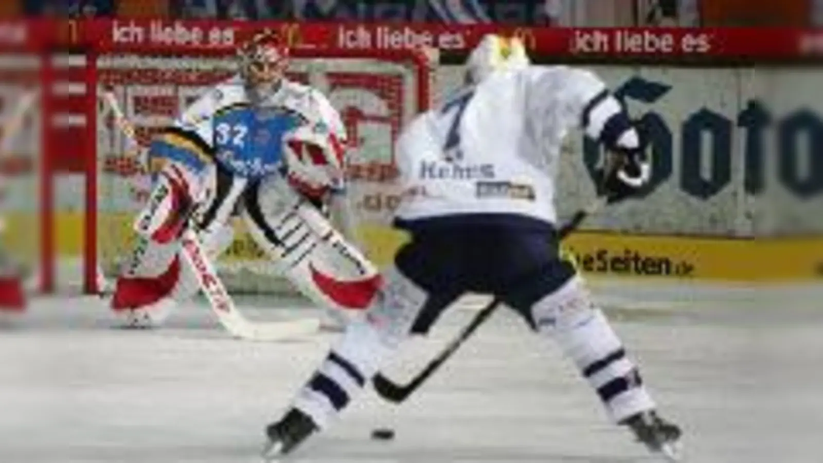 Vier Gegentore in zwei Spielen  damit kann man als Eishockeytorwart gut leben. Vor allem als Münchner Eishockeytorwart.    (Foto: RST)