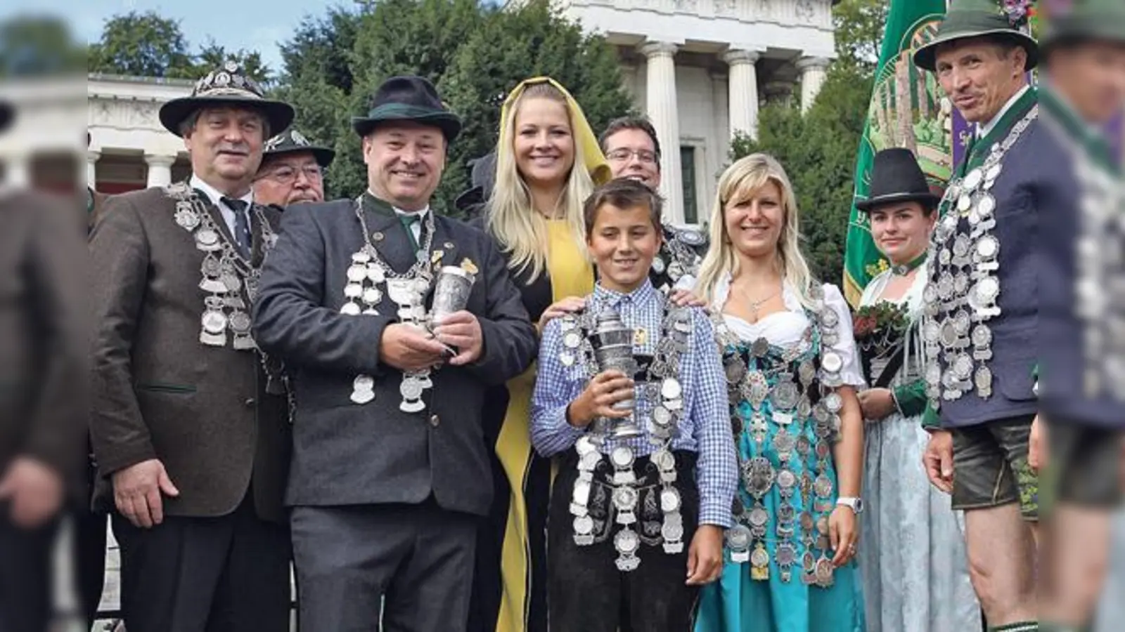 Die Besten beim Oktoberfest-Landesschießen in diesem Jahr: Landesschützenkönig in der Disziplin Luftpistole wurde Karl-Heinz Kreft von den Schwaigerschützen (links vom Münchner Kindl). 	 (Foto: Schwaigerschützen Milbertshofen)