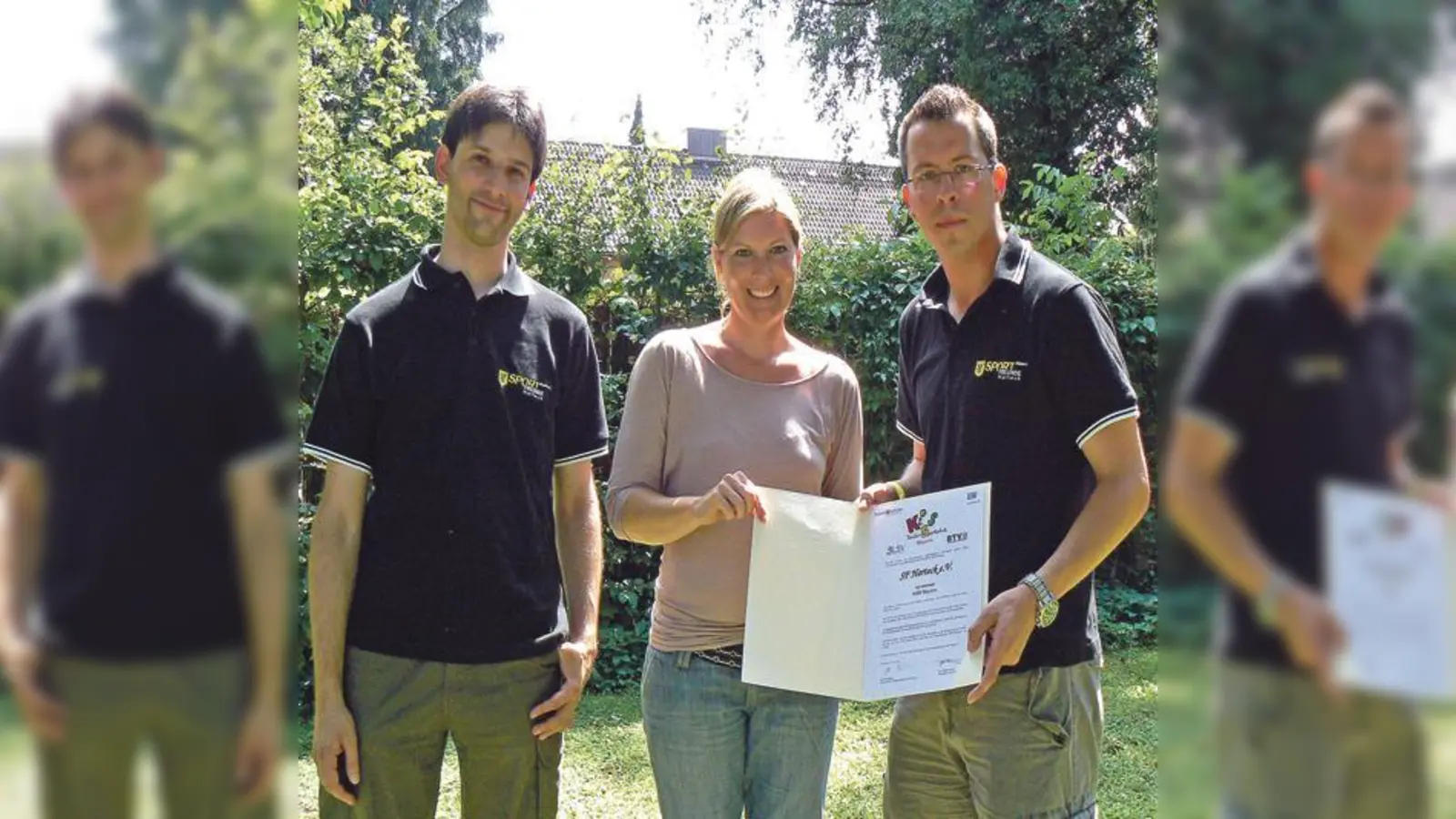 Birgit Dethlefsen vom BLSV überreichte das Zertifikat »KiSS Bayern«.  (Foto: VA)