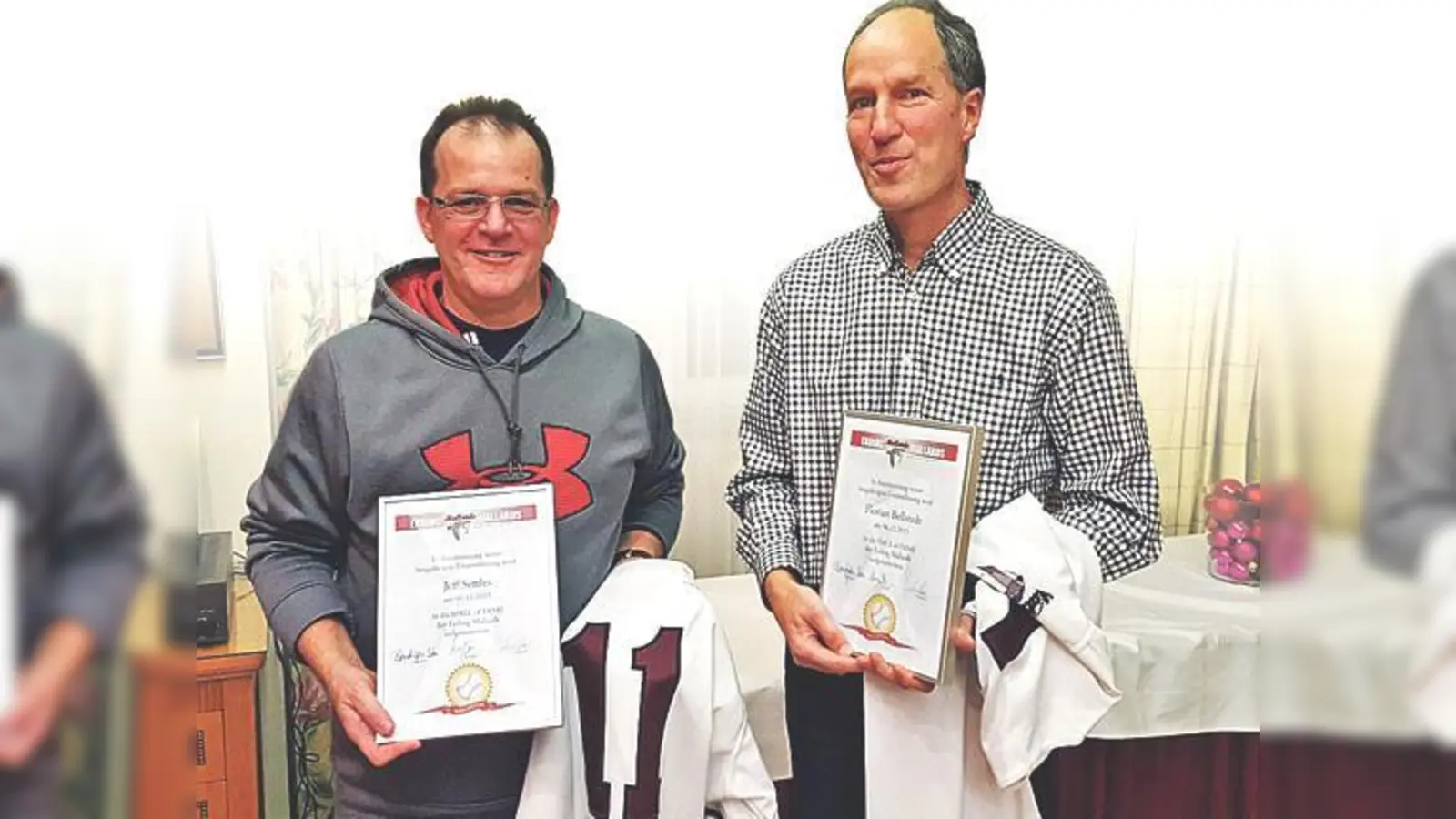 Neu in der »Hall of Fame« der Erding Mallards: Jeff Settles (links) und Florian Bellstedt.	 (Foto: Verein)