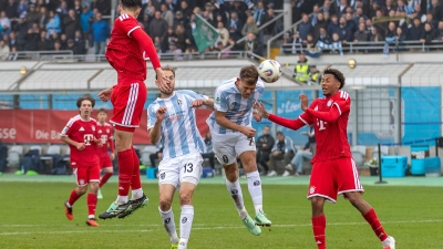 Intensives Kräftemessen: 1860 München gegen den FC Bayern. (Foto: Anne Wild)