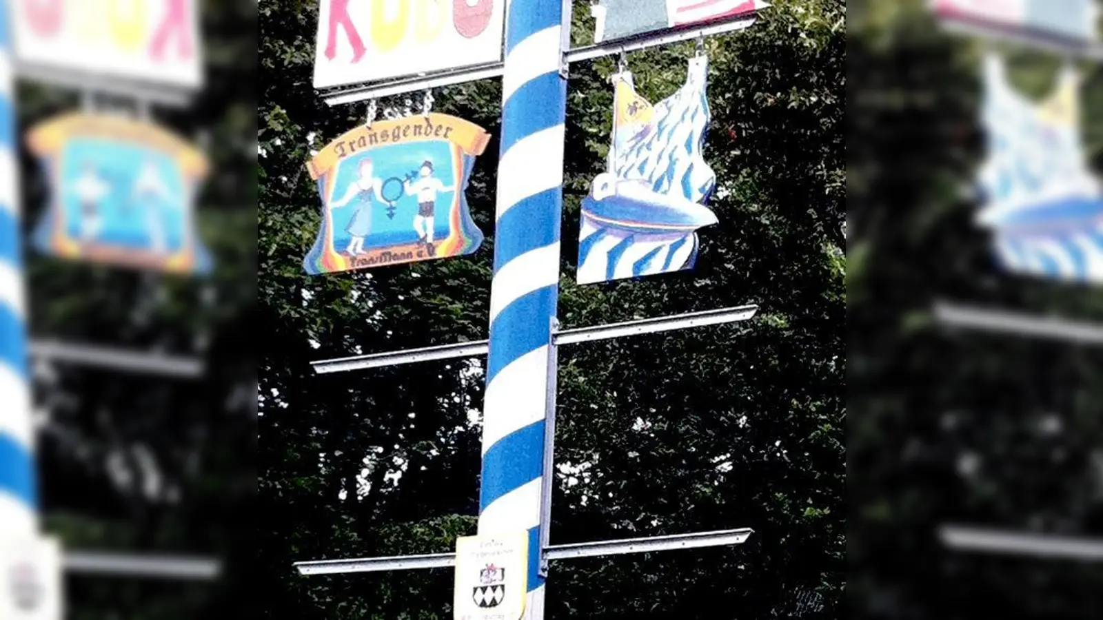 Das Stangerl mit seinen Tafeln gilt als Symbol für die Gemeinschaft im Viertel	 (Foto: Sub)