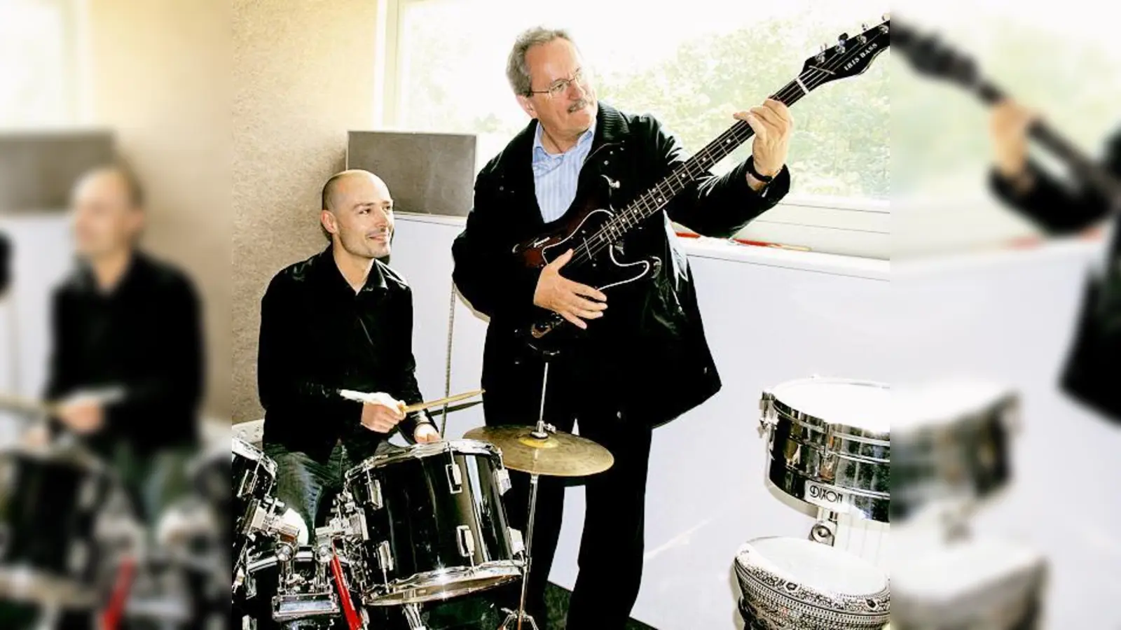 Zdenko Curulija (links) kann wirklich Musik machen  Christian Ude tut hier nur so.	 (Foto: em)