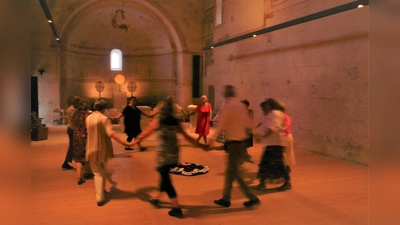 Zum meditativen Tanz wird in St. Aegidius in Keferloh eingeladen. (Foto: VA)