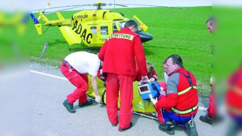 22 Mal wurden die Helfer seit Anfang März zu Verkehrsunfällen alarmiert, acht Mal davon erlitten Motorrad­fahrer zum Teil lebensbedrohliche Verletzungen. (Foto: ADAC)
