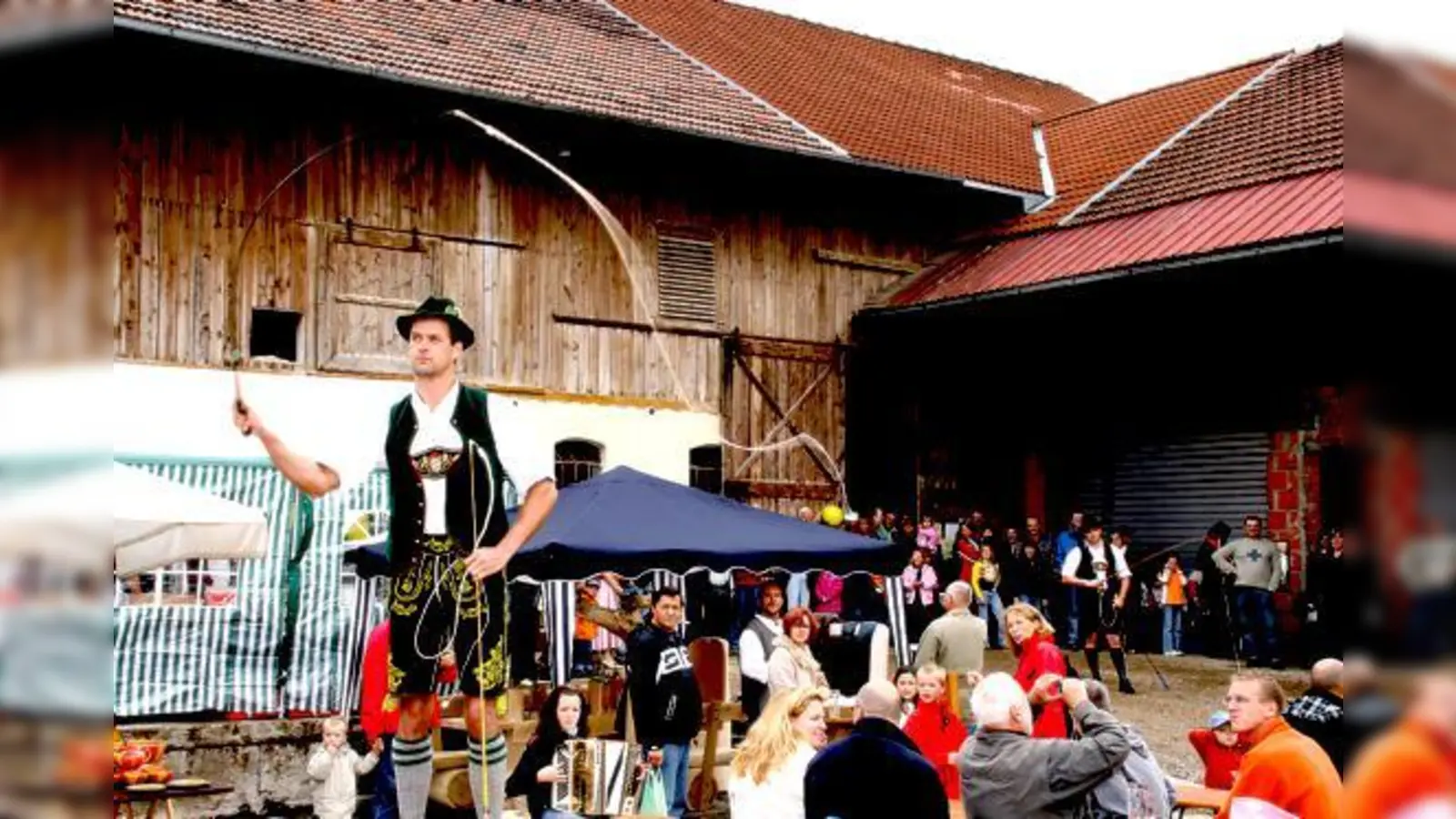 Bayerisches Brauchtum wird beim Hoffest in Tauf­kirchen groß geschrieben. 	 (Foto: VA)