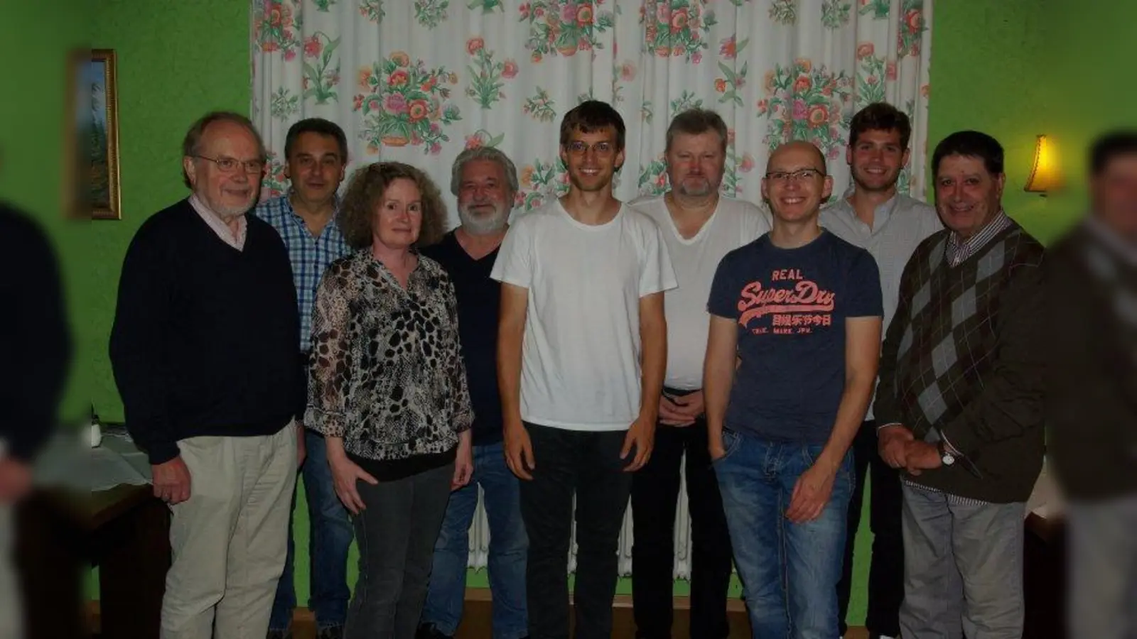 Das ist der neue Vorstand der SPD Planegg: v.l. Roderich Peter, Peter Weber, Christine Berchtold, Bernd Gropper, Vorsitzender Felix Kempf, Dirk Schuchardt, Matthias Grath, Korbinian Rüger und Héctor Rodriguez. Nicht im Bild Roman Brugger und Markus Witzmann. (Foto: Felix Kempf)