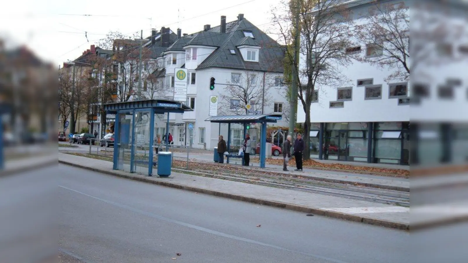 Die Tram an der Fachnerstraße wollte ein Senior unbedingt erreichen. Die Eile kostete ihn das Leben. (Foto: AH)