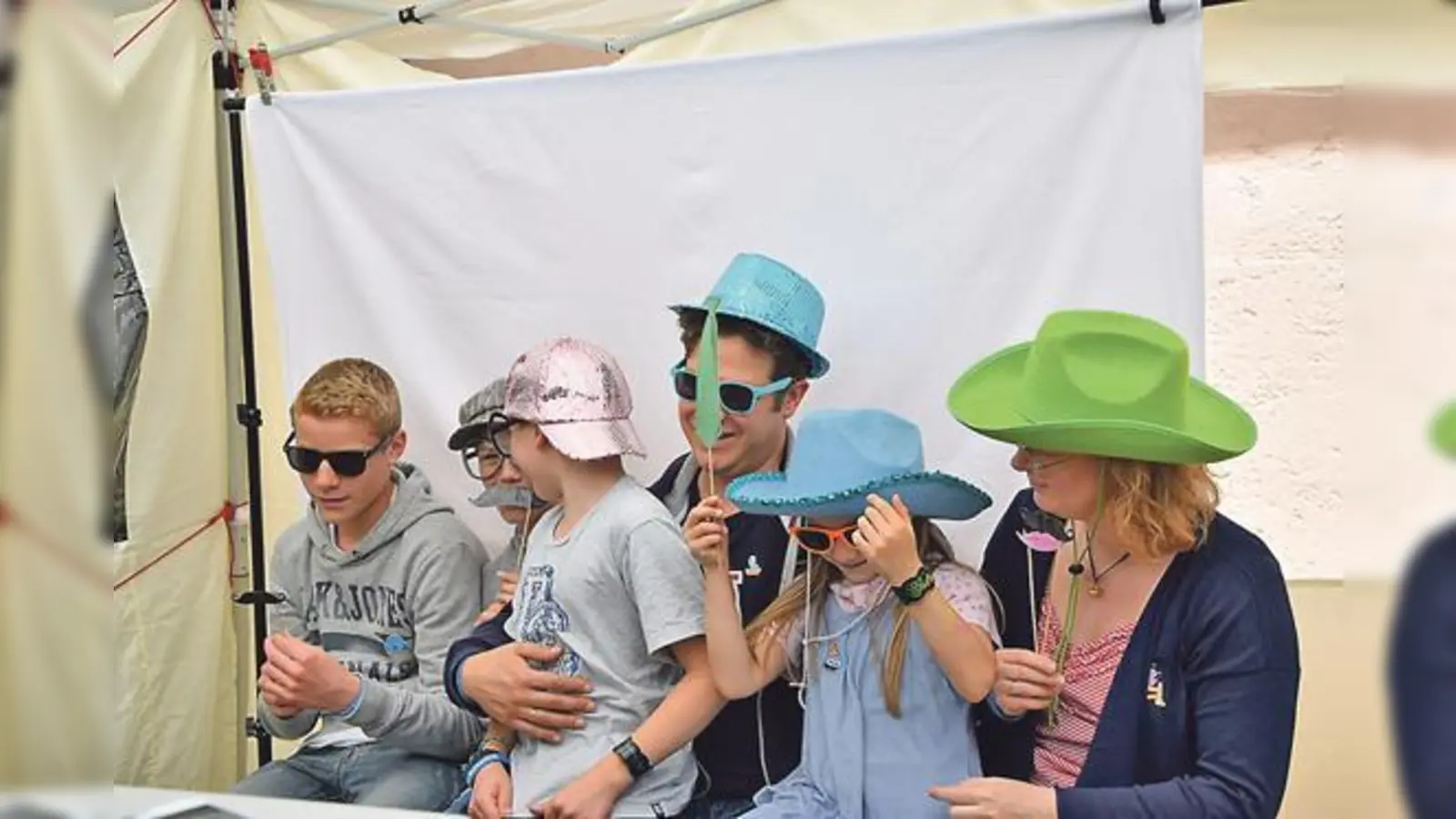 Ein so heiterer Tag muss natürlich für das Familienalbum festgehalten werden.	 (Foto: Generationenzentrum)