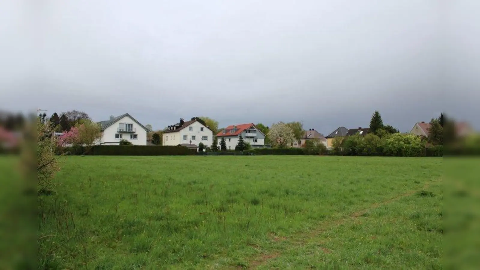 Auf diesem Grundstück in der Franz-Albert-Straße soll das „Wohnen für Alle”-Projekt entstehen. (Foto: sb)