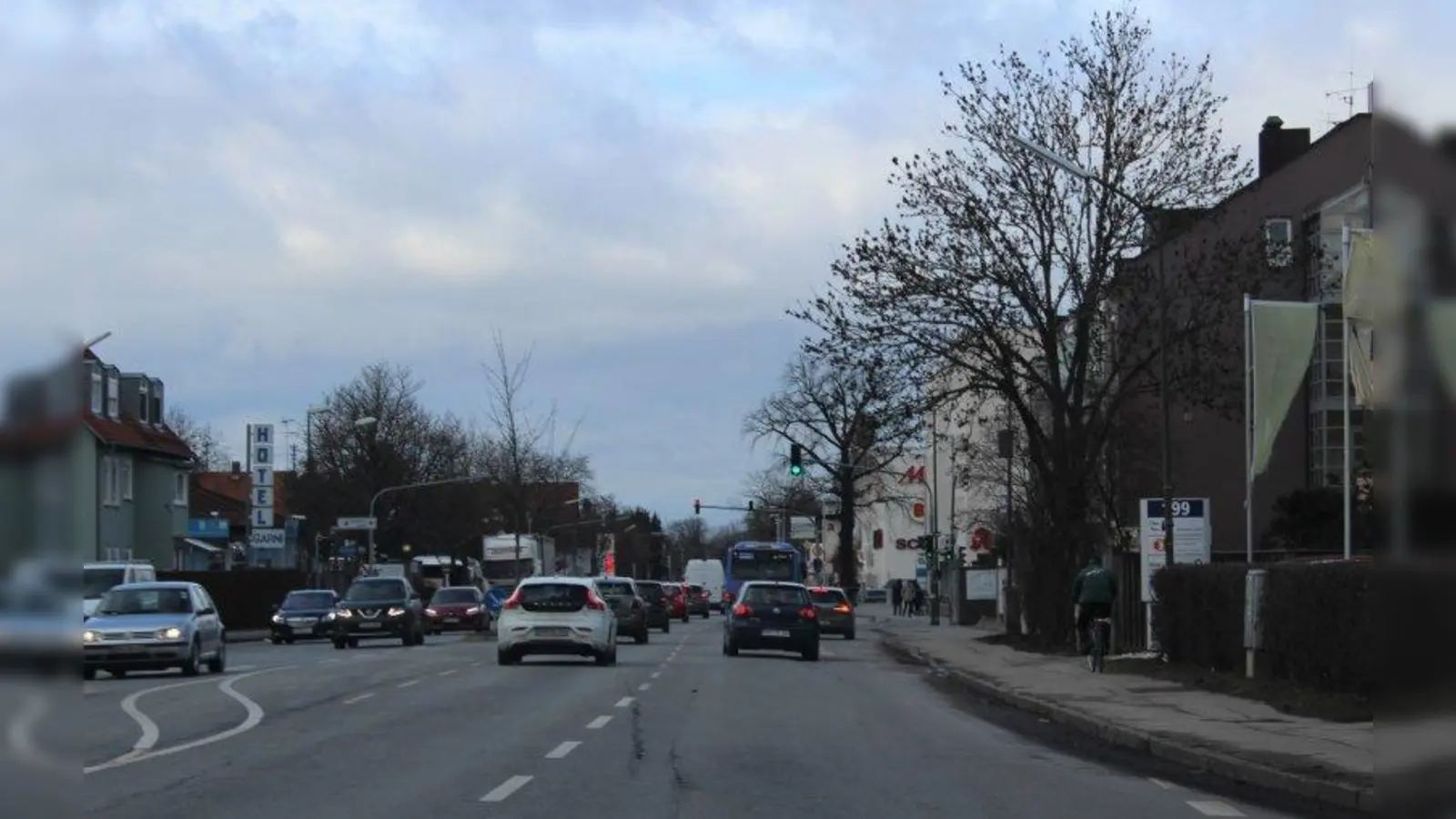 Nicht nur mit dem Auto unterwegs sein: In Karlsfeld soll der Radverkehr gefördert werden. (Foto: sb)