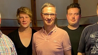 Bei der Metzger-Innung Starnberg standen Neuwahlen an (von links): Ludwig Gansneder (Kreishandwerksmeister), Georg Schreiber (Kassenprüfer), Otto Ruf (stellv. Obermeister), Martin Schmid (Beisitzer), Oliver Lutz (Obermeister), Georg Friedl (Beisitzer), Robert Scholler und Siegfried Lutz. (Foto: Metzger-Innung Starnberg)