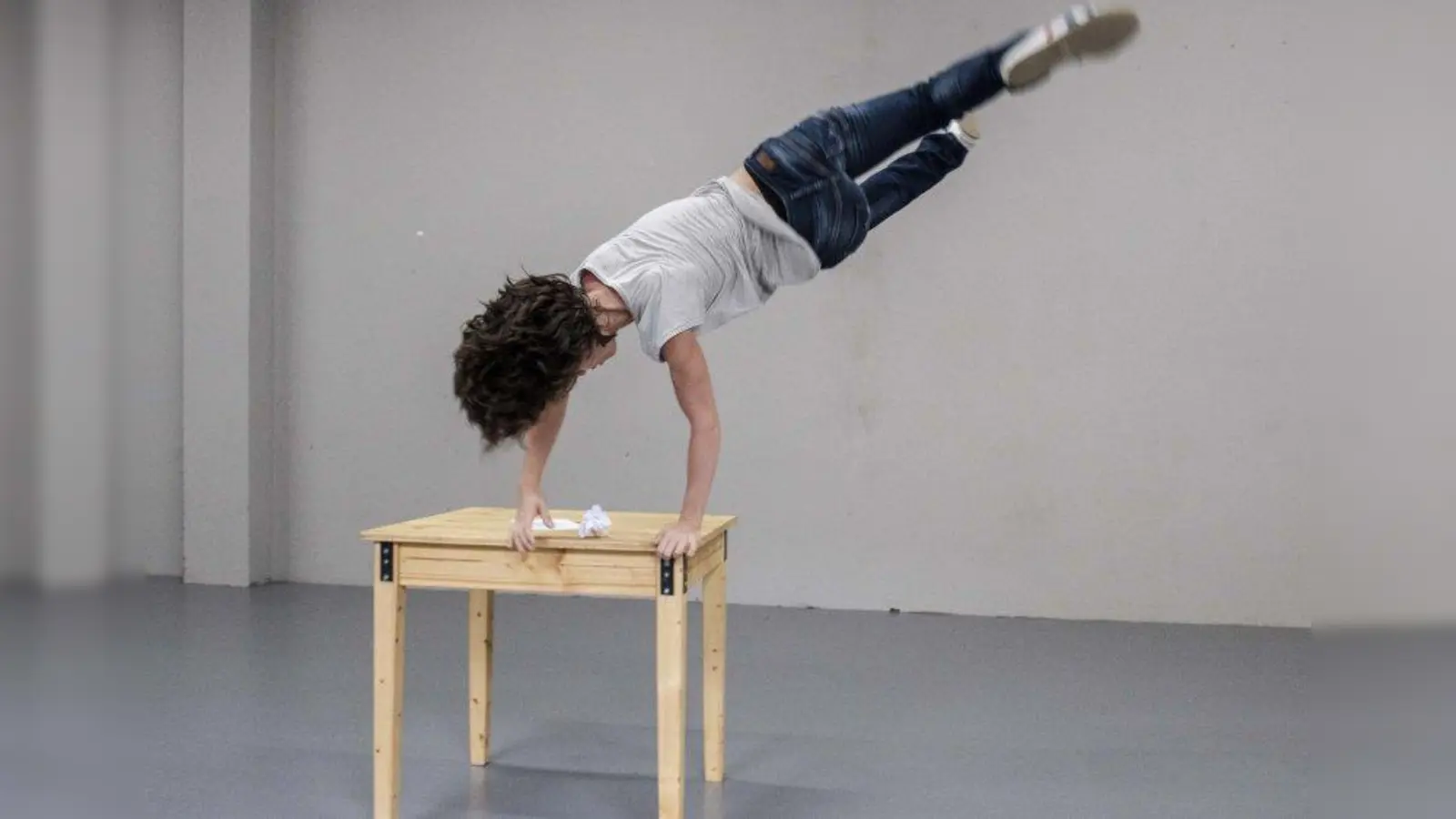 Eine getanzte Reise durch verschiedene Identitäten ist am 7. Oktober im Kösk zu sehen. (Foto: Franz Kimmel)