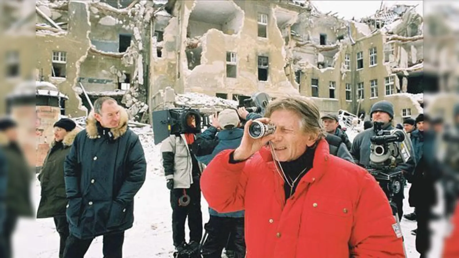 Roman Polanski bei den Dreharbeiten zu seinem Film »Der Pianist«.	 (Foto: VA)