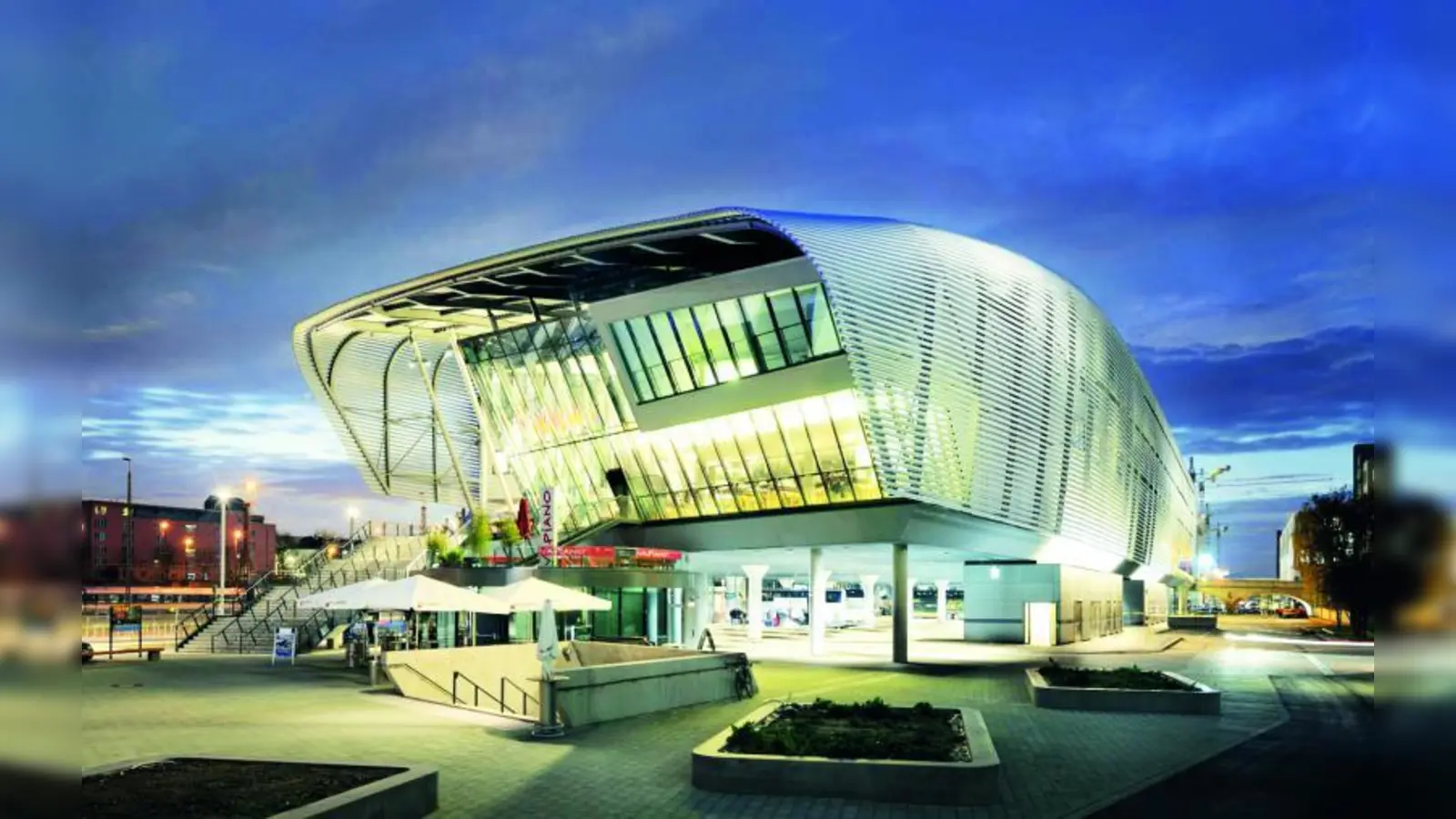 Gibt es 2012 noch mehr Verbindungen? Vom Zentralen Omnibusbahnhof an der Hackerbrücke starten Busse ins gesamte europäische Ausland. (Foto: RKB)