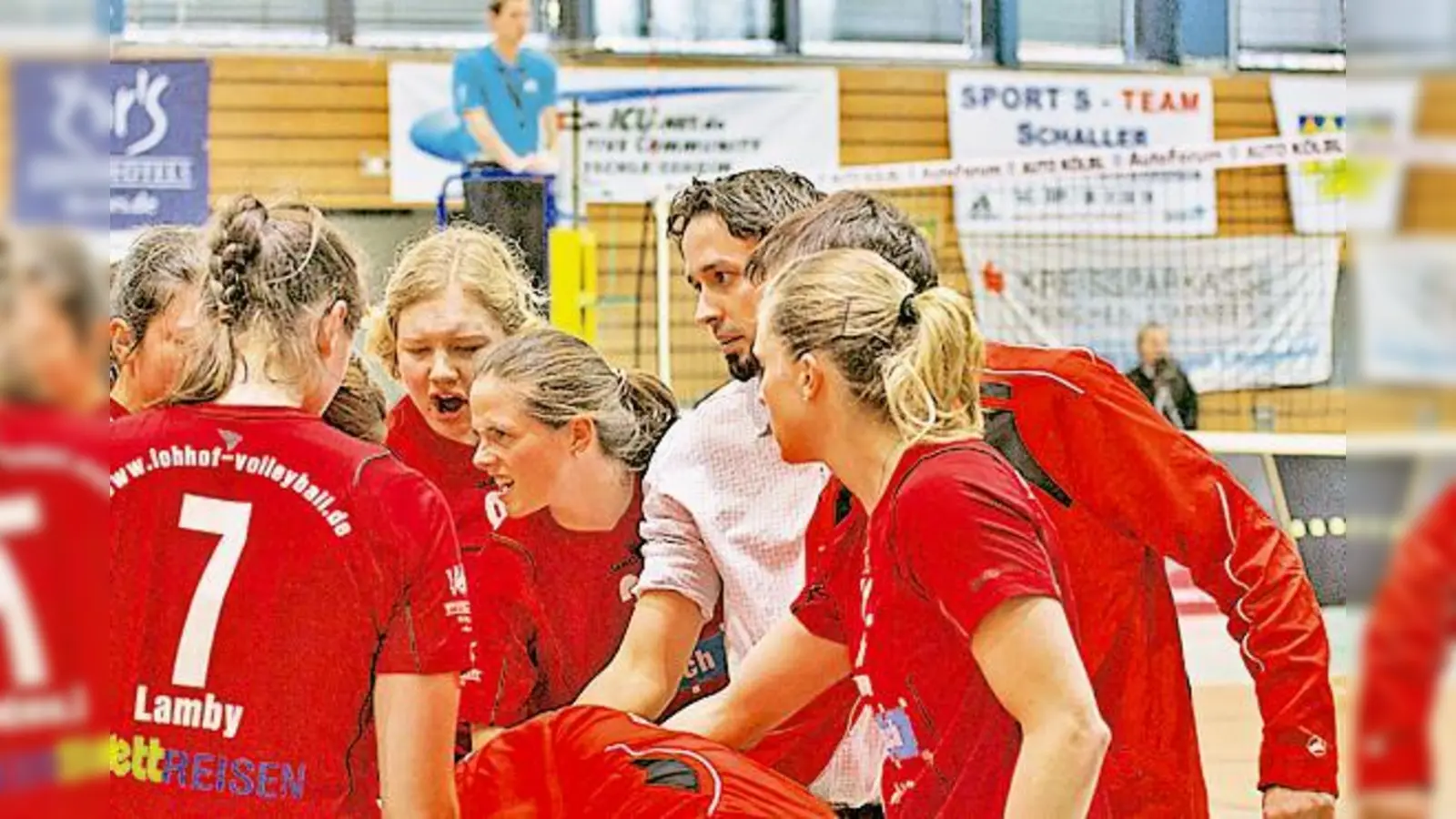 Ob Teamgeist den Lohhofer Volleyballerinnen im Spiel gegen Aachen hilft, wird sich zeigen.	 (Foto: SVL)