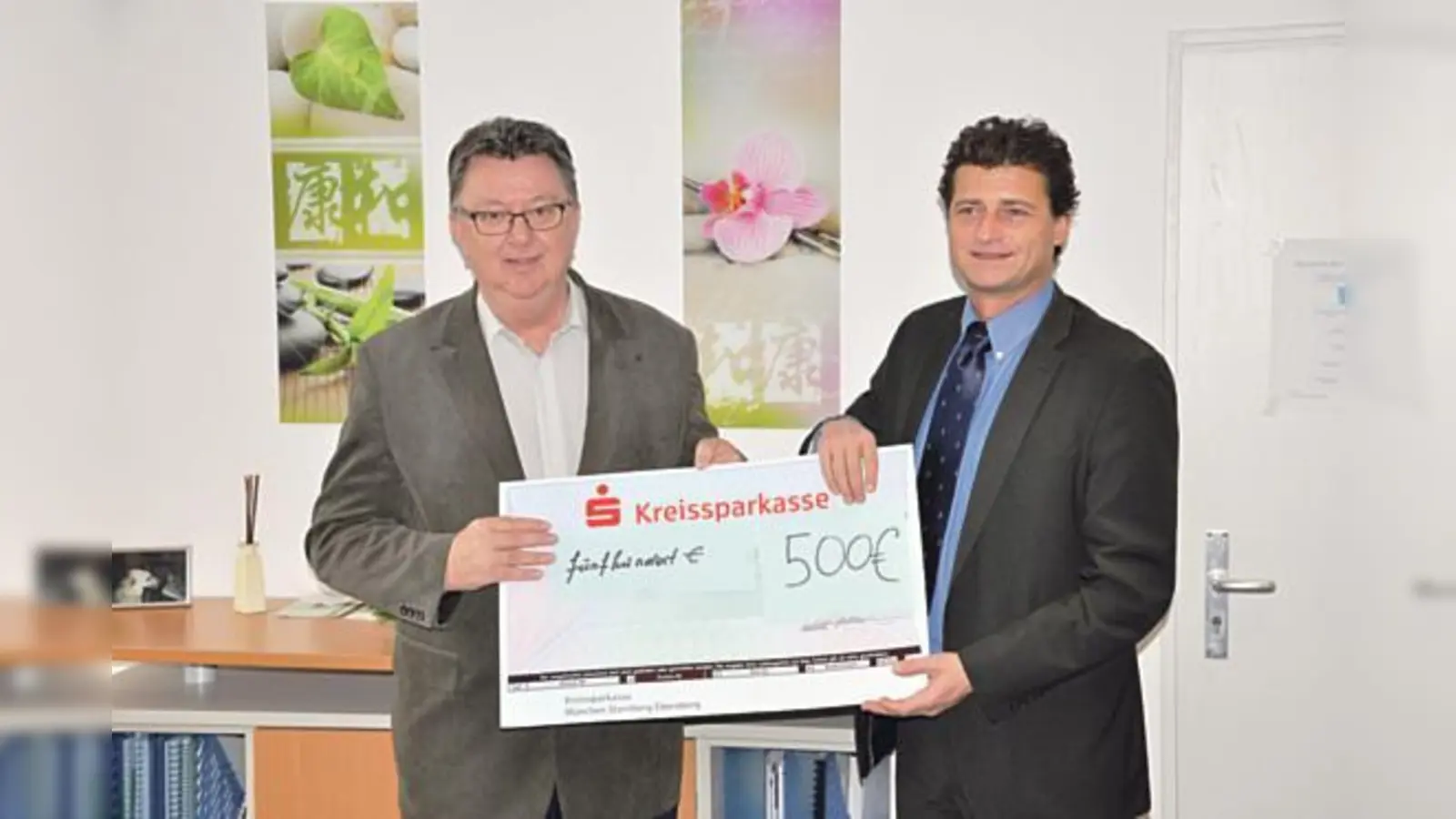 Pflegedirektor Josef Kolbeck und Dr. Alexander Fricke, Organisator des Oktoberfestlaufes.  (Foto: privat)