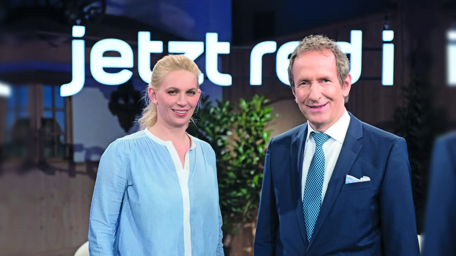 Franziska Eder und Tilmann Schöberl moderieren "Jetzt red i" in Allach (Foto: BR - Ralf Wilschewski)