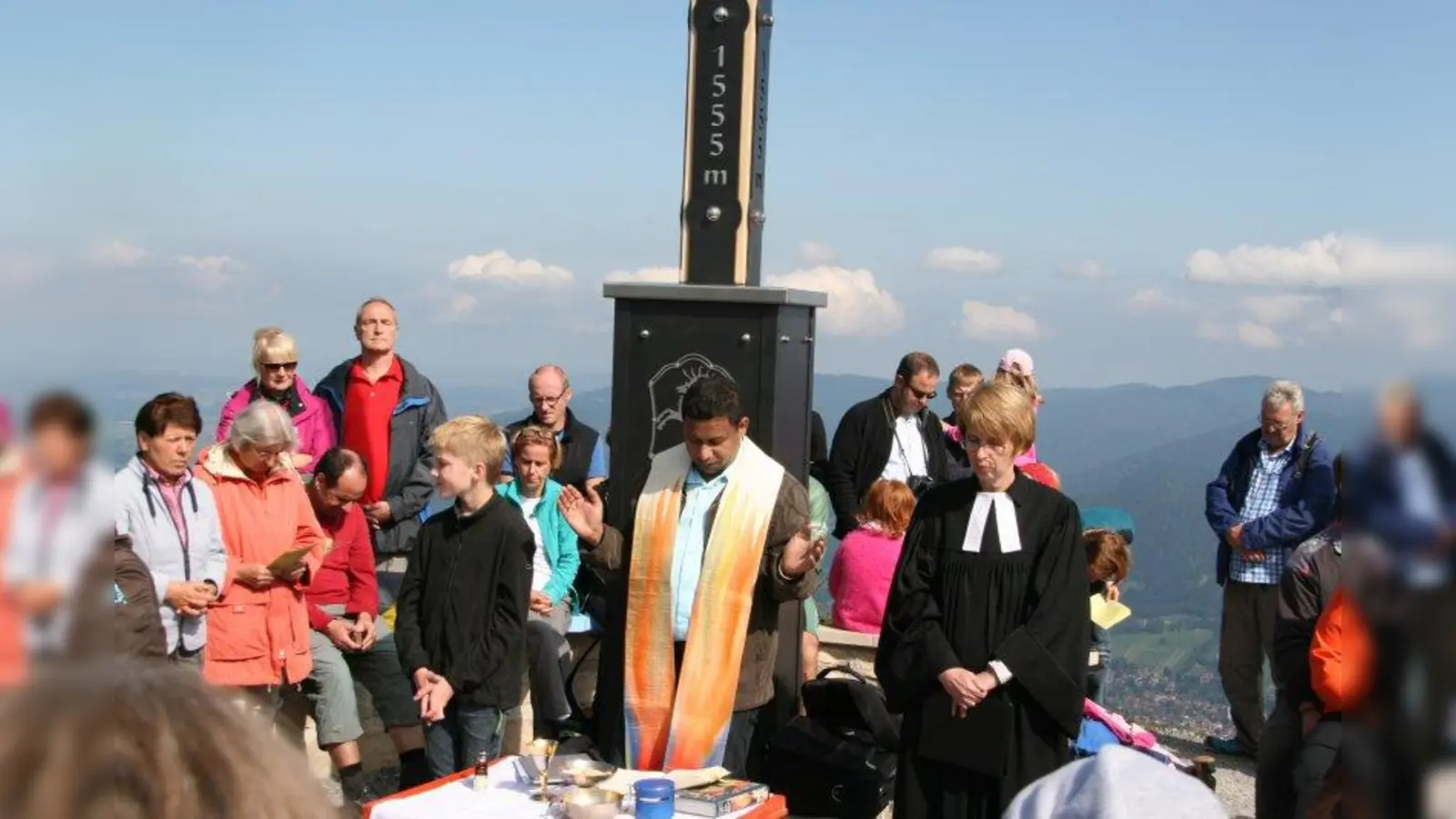 Auf 1.555 Metern Höhe fühlten sich die Gläubigen ihrem Gott besonders nahe. (Foto: St. Quirin)