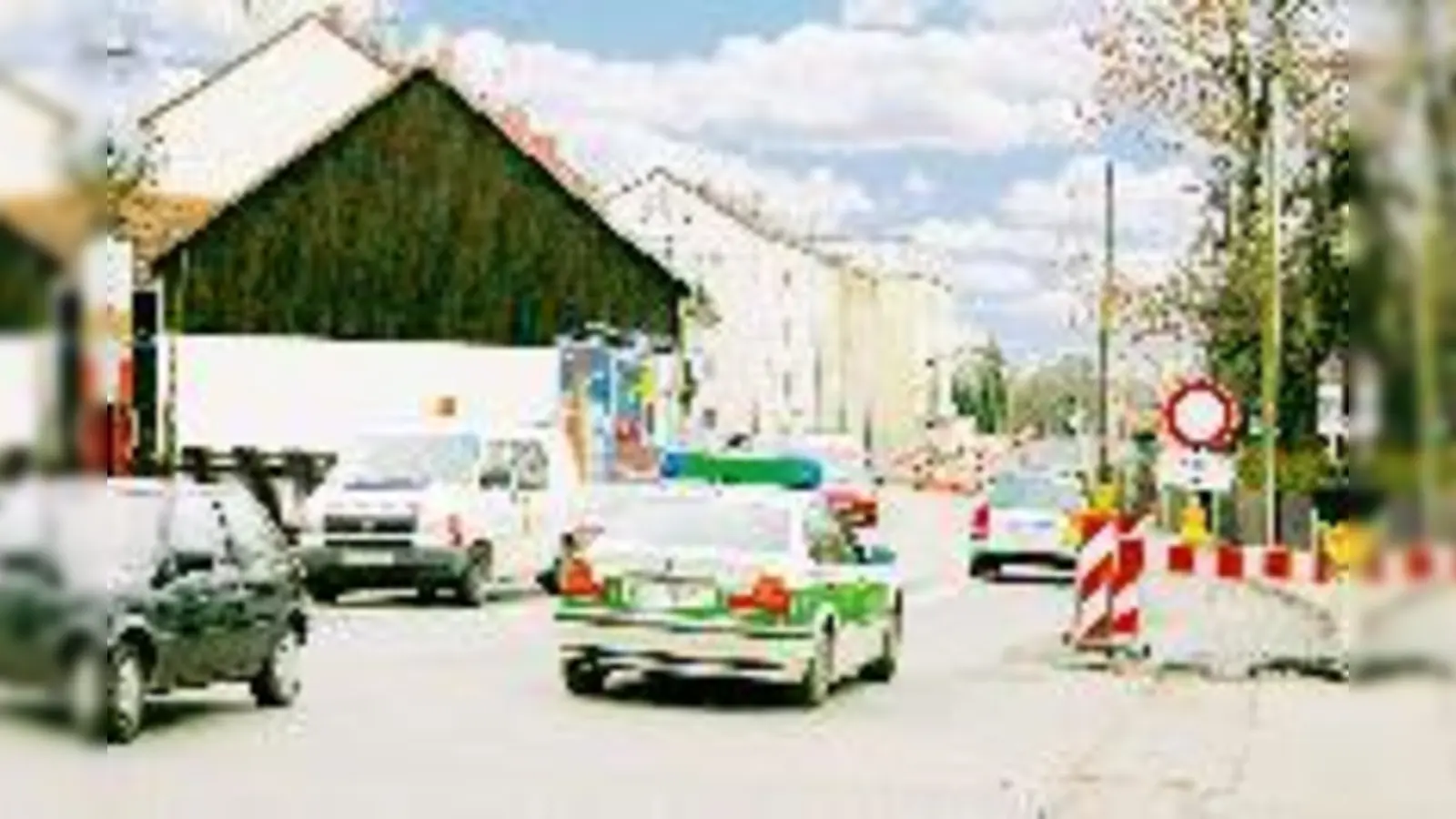 »Verbot für Fahrzeuge aller Art, Anlieger frei«  Nicht alle sind hier Anlieger, fahren aber trotzdem durch. Man darf sich halt bloß nicht erwischen lassen. Vorsicht, Hintermann!	 (Foto: cr)