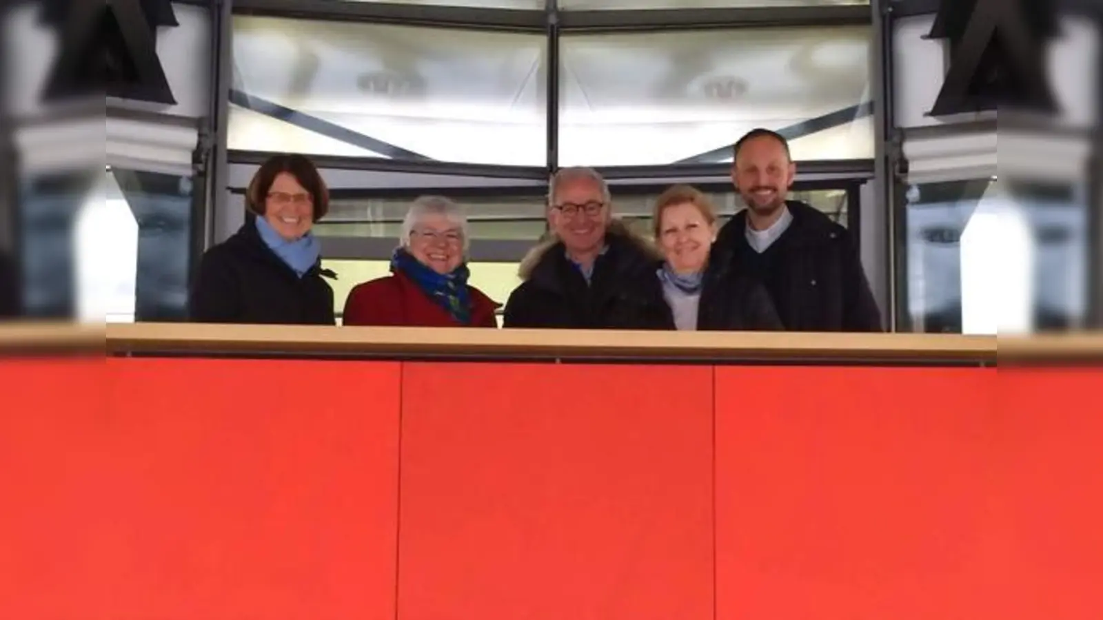 Der neue Vorstand des Vereins Pastoral-Soziale Betreuung St. Thomas: v.li. Steffanie Rinck (Betreuerin), Marlies Schuhmann (2. Vorsitzende), Dr. Wolfgang Zeitler (1. Vorsitzender), Monika Hesse-Horst (Betreuerin) und Pfarrer Willi Huber.  (F: ahi)