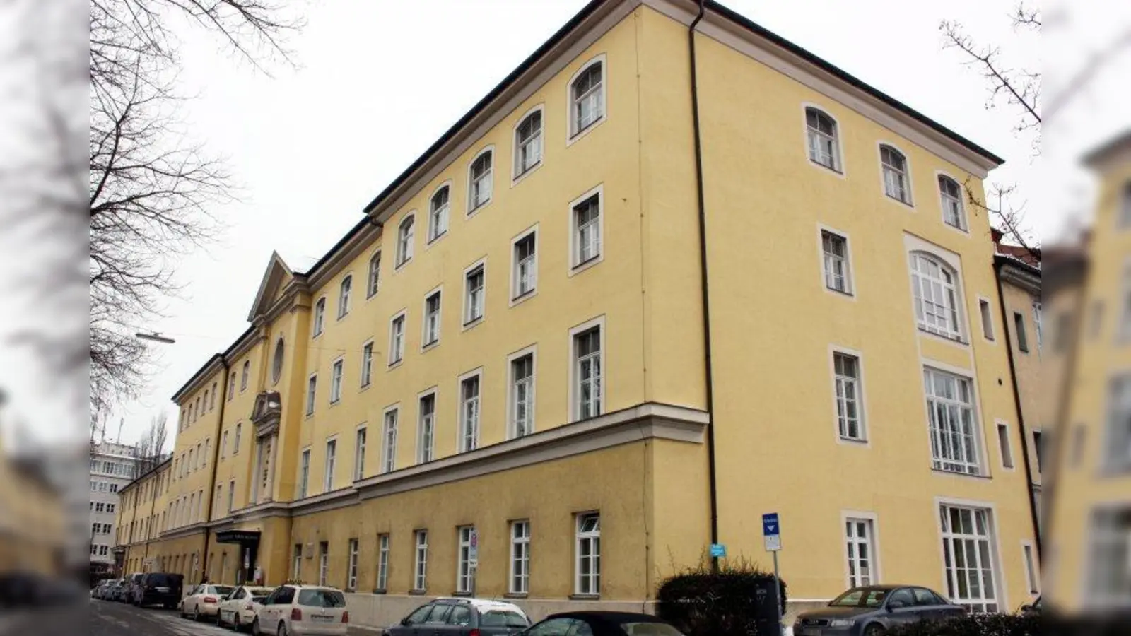 Heute sind am Standort u.a. die Medizinische Klinik IV untergebracht, daneben wird die Portalklinik entstehen. (Foto: job)