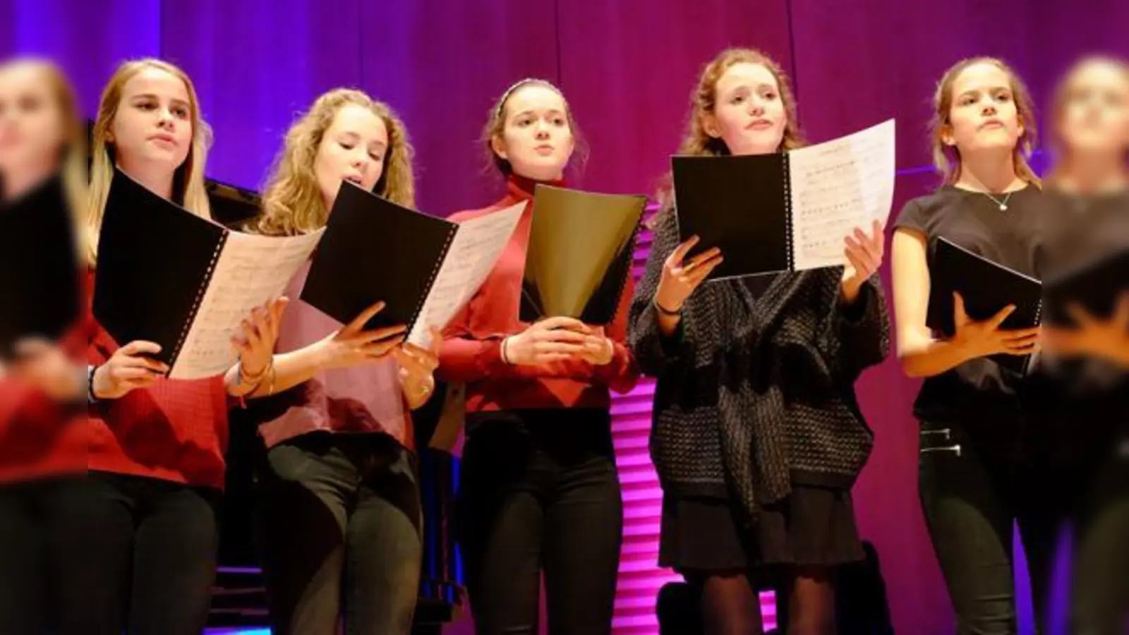 Zum besinnlichen Adventskonzert wird am 14. Dezember eingeladen. Es findet statt in St. Peter und Paul. (Foto: VA)