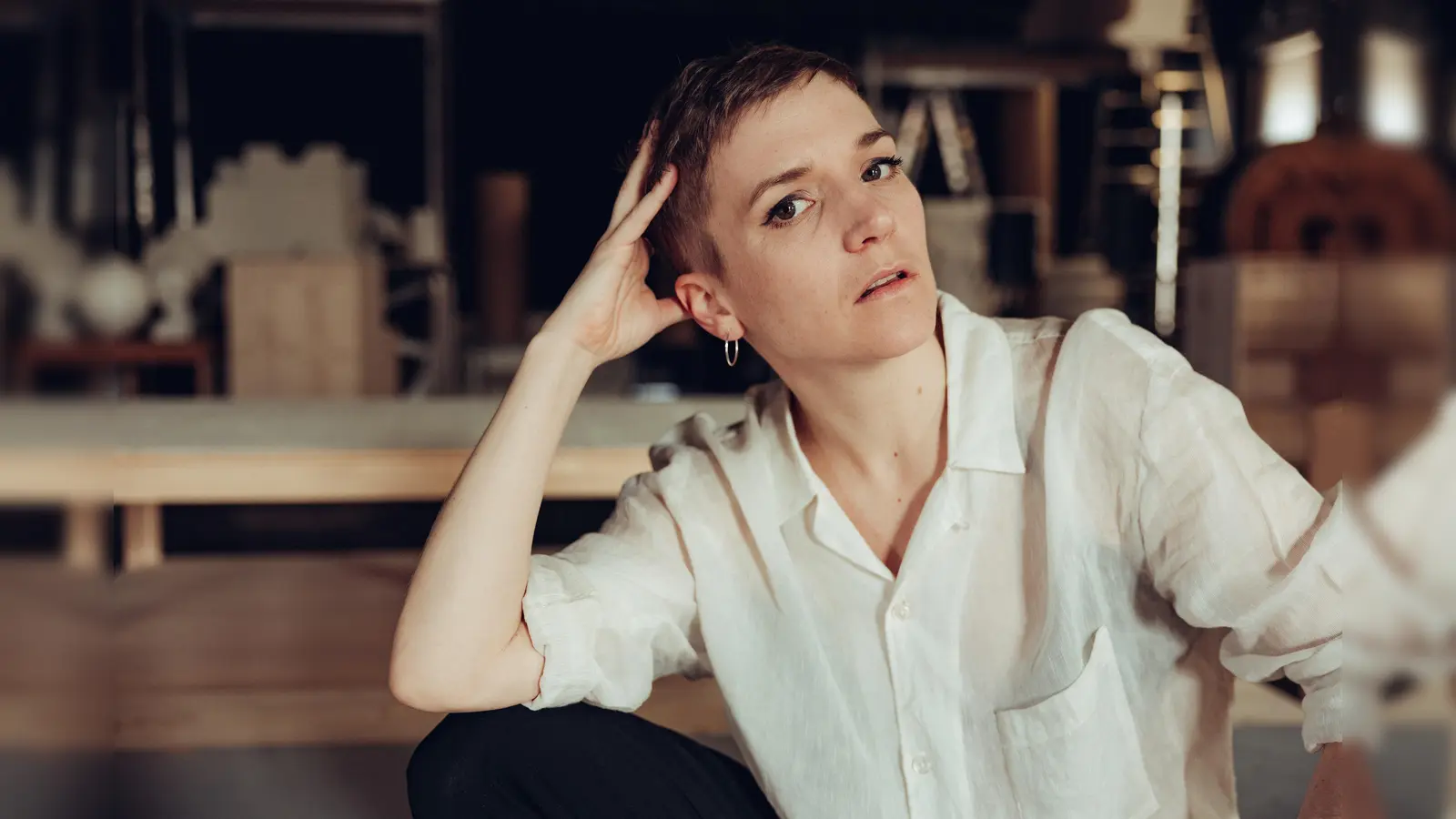 Schauspielerin Lisa Stiegler organisierte am 9. September 2024 die erste Münchner Mahnwache für Opfer von häuslicher, sexualisierter und partnerschaftlicher Gewalt. (Foto: Joel Heyd)