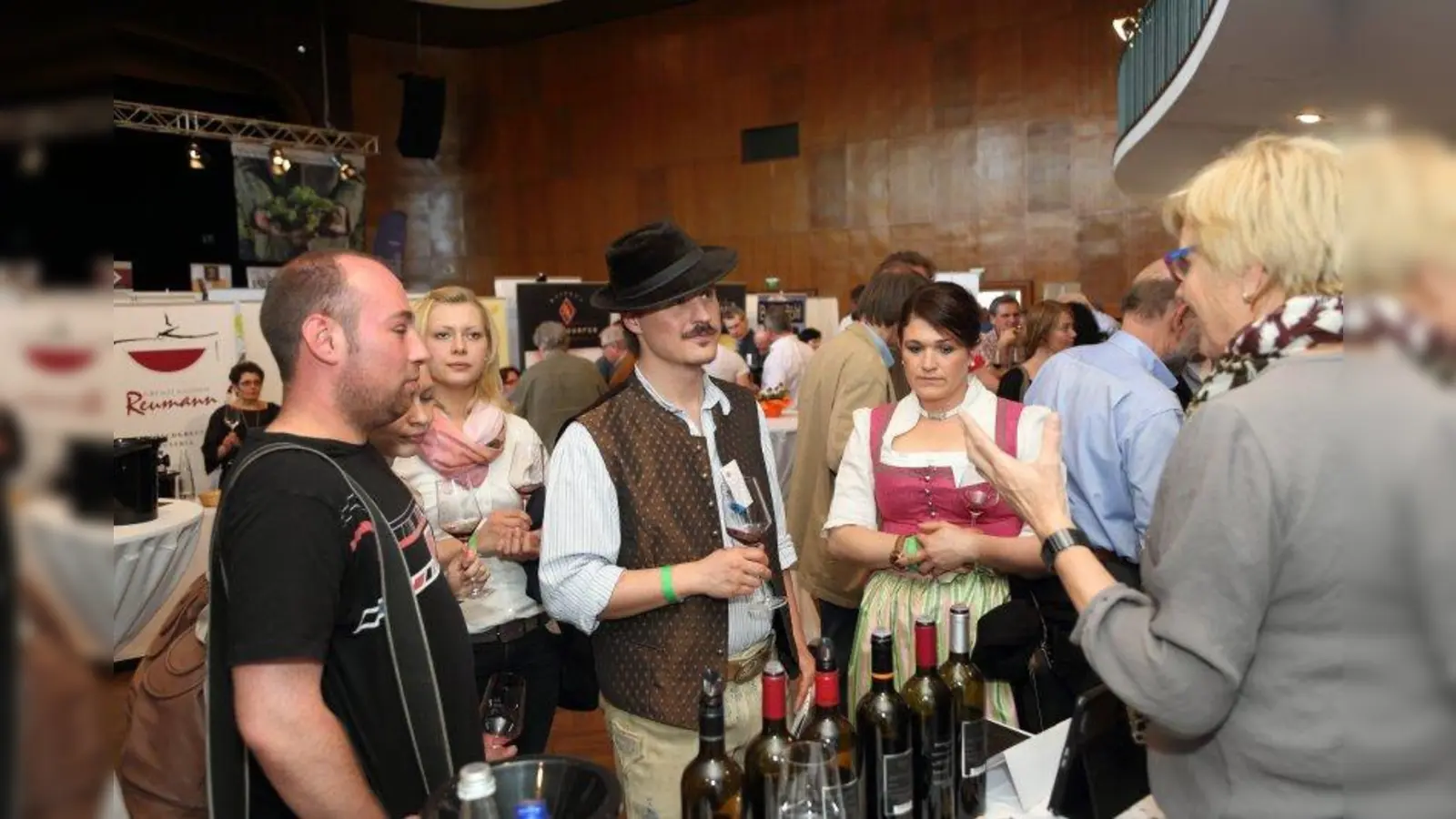 Am 22. Oktober kann man in der Alten Kongresshalle feine Weine aus dem Burgenland verkosten. (Foto: pi)