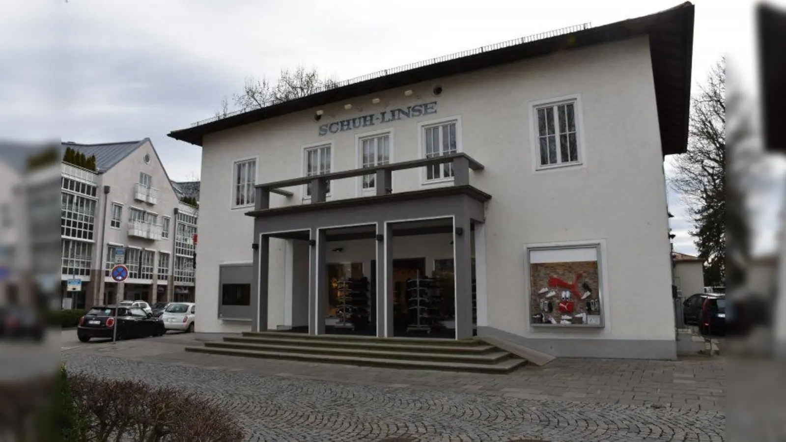Aus dem Filmtheater wurde vor 50 Jahren ein Schuhhaus, das nun einem Neubau Platz macht. Die kinotypische Architektur ist noch gut zu erkennen. (Foto: Hauck)