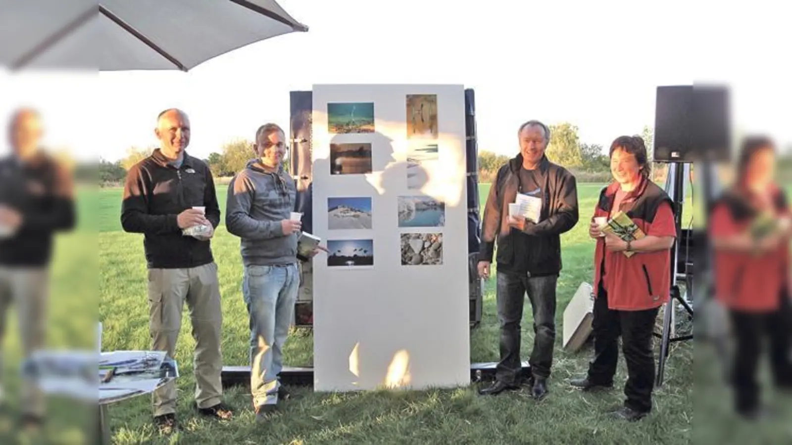 Vier der acht Hobby-Fotografen durften sich über ihre Prämierung  (Foto: Tino Schlagintweit, Manuel Thoma, Alfons Neubauer und Ingrid Demel mit ihren prämierten Bildern.)