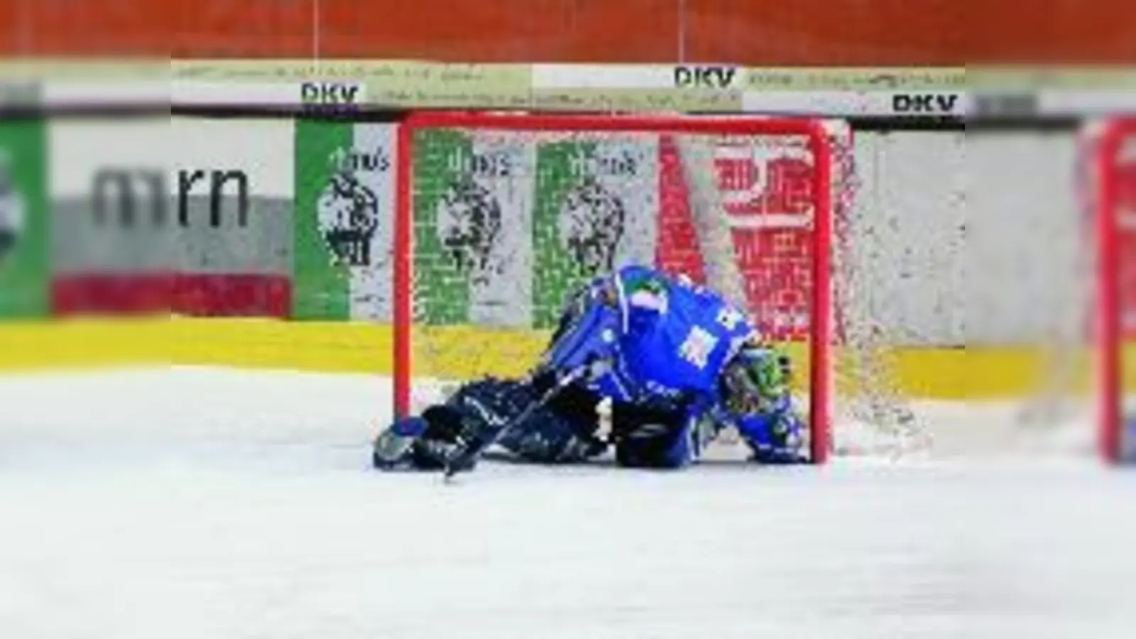 EHC-Trainer Pat Cortina bereitet unter anderem die Torwart-Frage Kopfzerbrechen. Vorerst aber bleibt alles, wie es ist: Hardi Wild ist Nummer eins.  (Foto: Jakob Wiessner)
