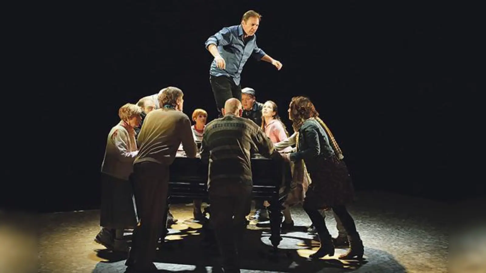 Das Theaterstück »Wie im Himmel« stellt die alte Frage nach unseren Träumen, Sehnsüchten und dem Sinn des menschlichen Daseins.	 (Foto: Hilda Lobinger)