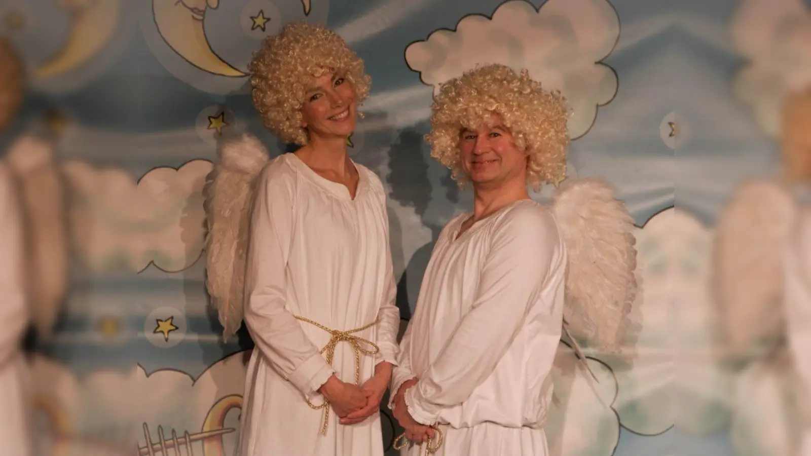 Verlieren einen Christkindlbrief: die Engel Mucki und Luis. (Foto: Monika Dorner)