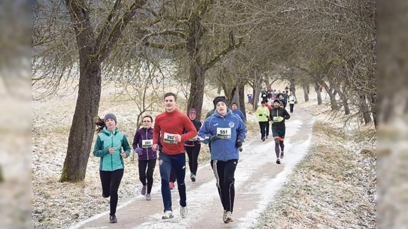 Immerhin knapp 300 Läufer fanden sich zum Seelauf im Ebersberger Waldsportstadion ein. 	 (Foto: LG-Sempt)