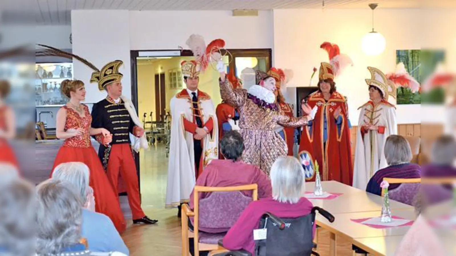 Das offizielle Prinzenpaar der Stadt München war im AWO Seniorenwohnheim zu Gast.	 (Foto: VA)