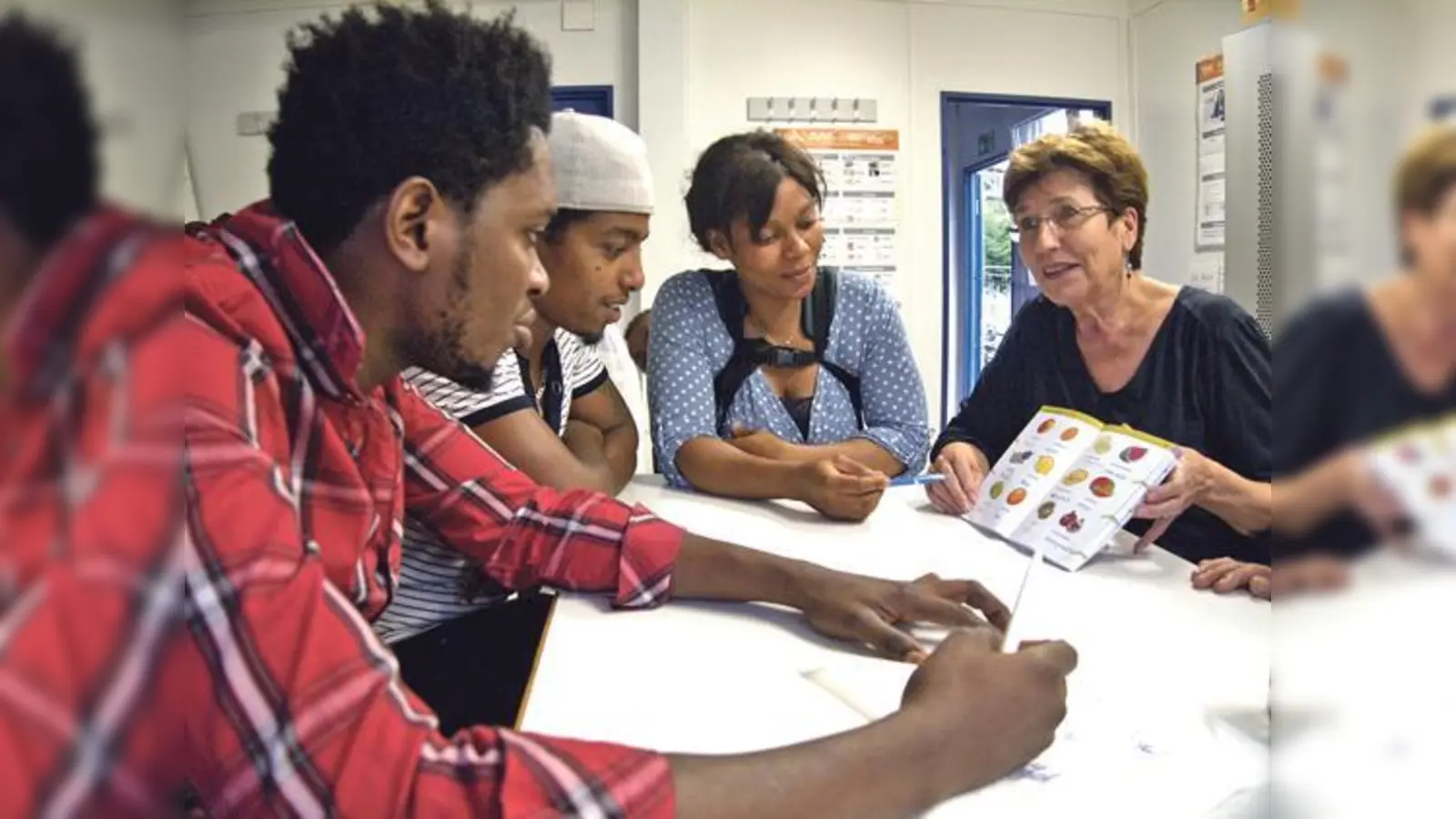 Der Helferkreis Asyl steht vor einer großen Herausforderung, da er die Geflüchteten beim Deutschlernen unterstützt sowie bei der äußerst schwierigen Wohnungssuche.	 (Foto: VA)