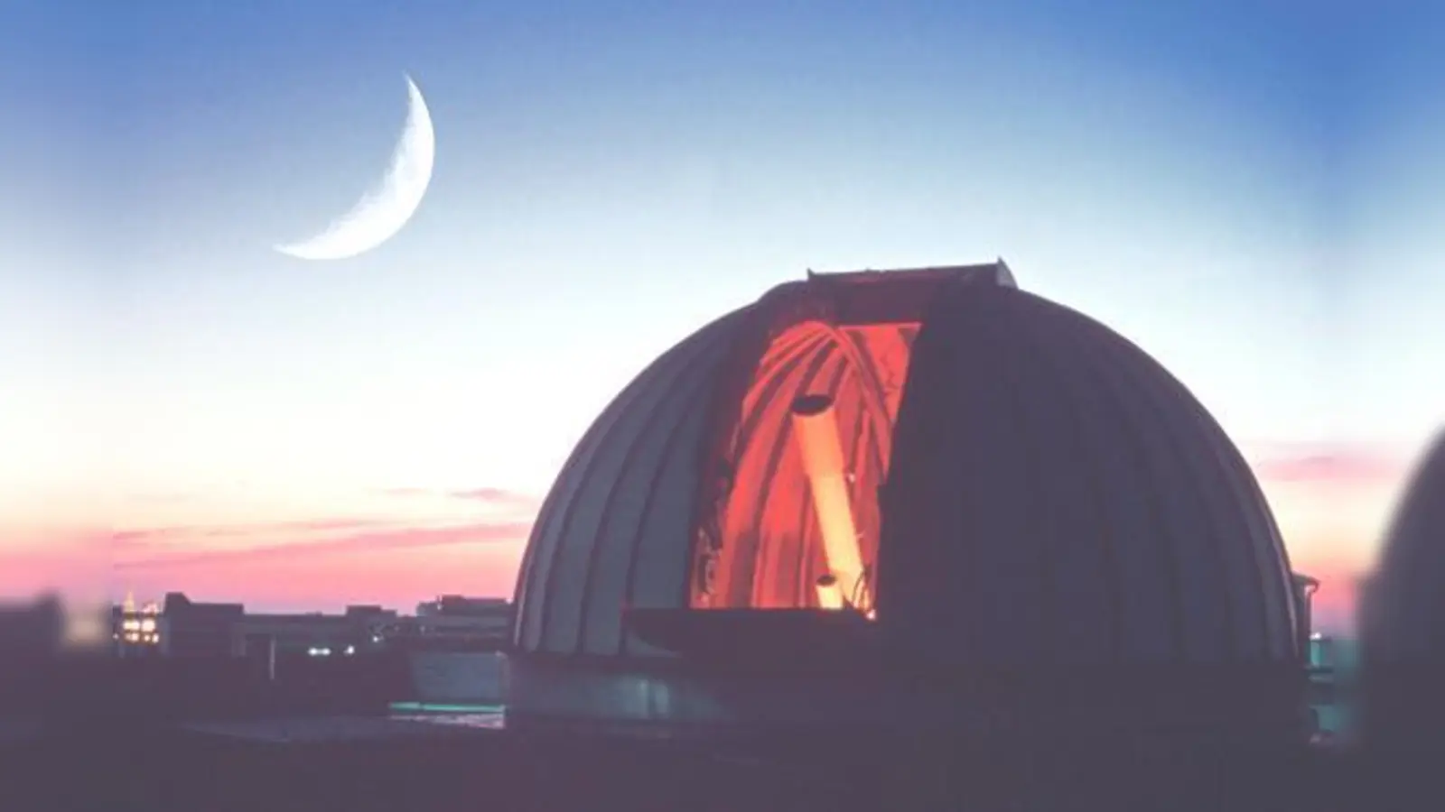 Nach Einbruch der Dunkelheit können der Mond sowie die Planeten Jupiter und Mars am Frühlingssternhimmel beobachtet werden.	 (Foto: VA)