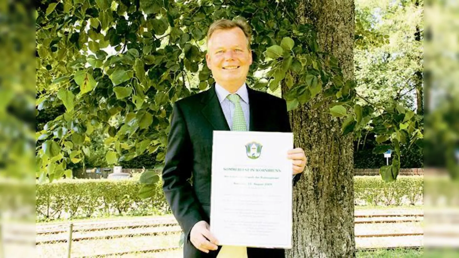 Bürgermeister Jan Neusiedl freut sich auf ein fröhliches Sommerfest in Wörnbrunn am Samstag, den 15. August.  (Foto: hol)