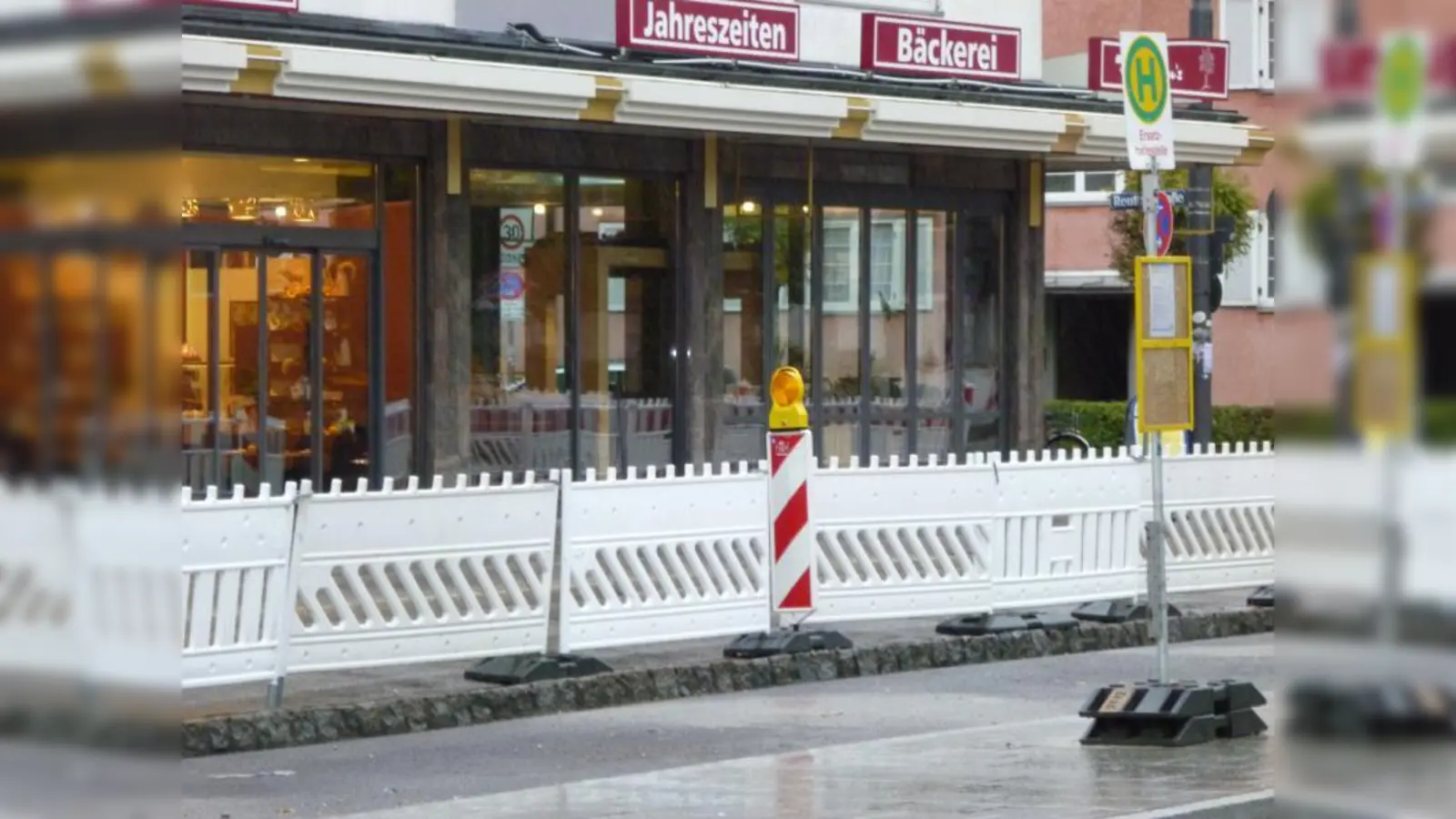Obwohl die Gleisbauarbeiten seit Mitte September abgeschlossen sind, herrscht am Willibaldplatz weiterhin Baustelle. (Foto: BK)