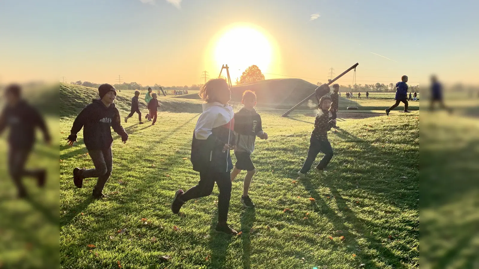 Die Buben und Mädchen der Montessorischule sammelten bei einem Spendenlauf Geld für den guten Zweck.  (Foto: VA)