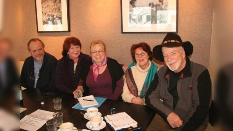 Der Vorstand des Kulturförderverein Würmtal e.V hat für die kommende Saison wieder ein umfangreiches Programm zusammengestellt. V.l. Roderich Peter, Gisela Paetsch, Claudia Lutterkord, Christa Amuser und Vereinsvorsitzender Walther Hohenester. (Foto: US)