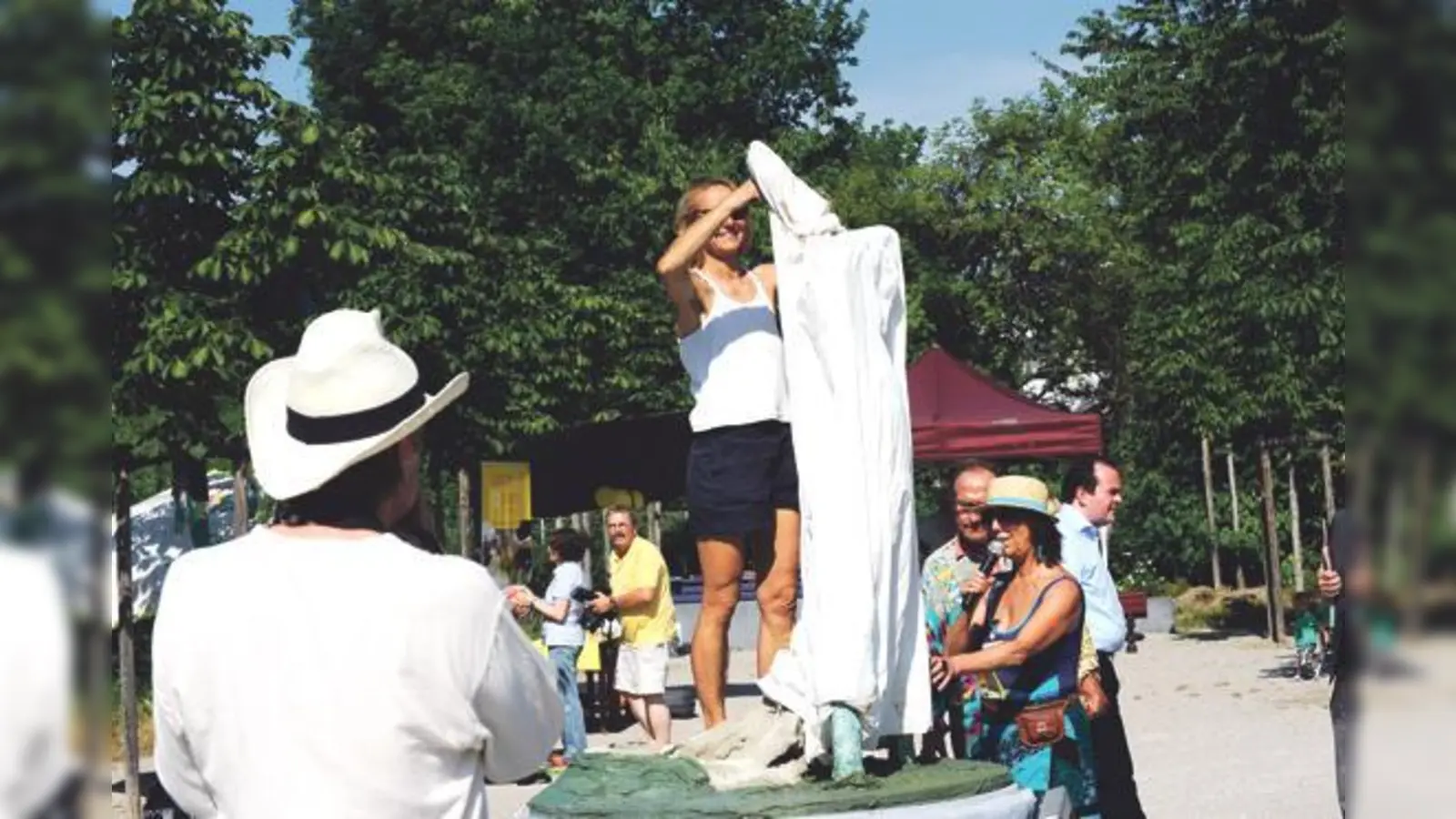 Riki Reinwein wird am 12. Juli vor dem Kaffee Giesing ihre Skulptur »Lebe« aufstellen.	 (Foto: VA)
