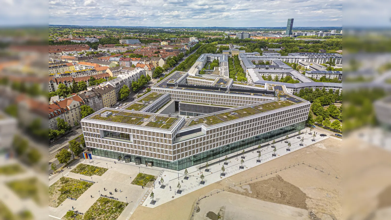 Das neue Strafjustizzentrum am Leonrodplatz. (Foto: Bernd Jaufmann Fotografie )