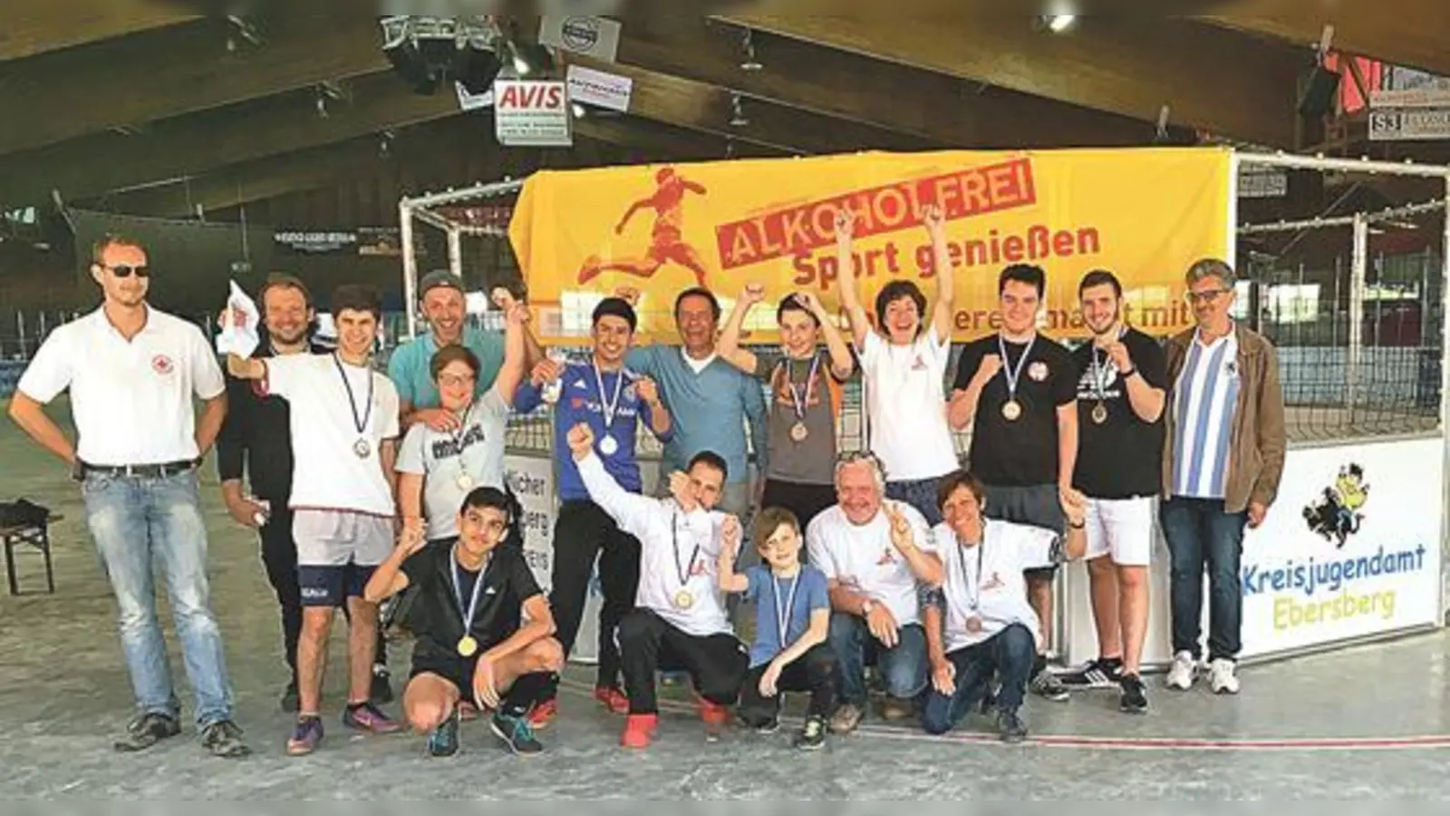 »Alkoholfrei Sport genießen« war das Motto des Jugend- turniers in der Grafinger Eishalle.	 (Foto: LKA Ebersberg)