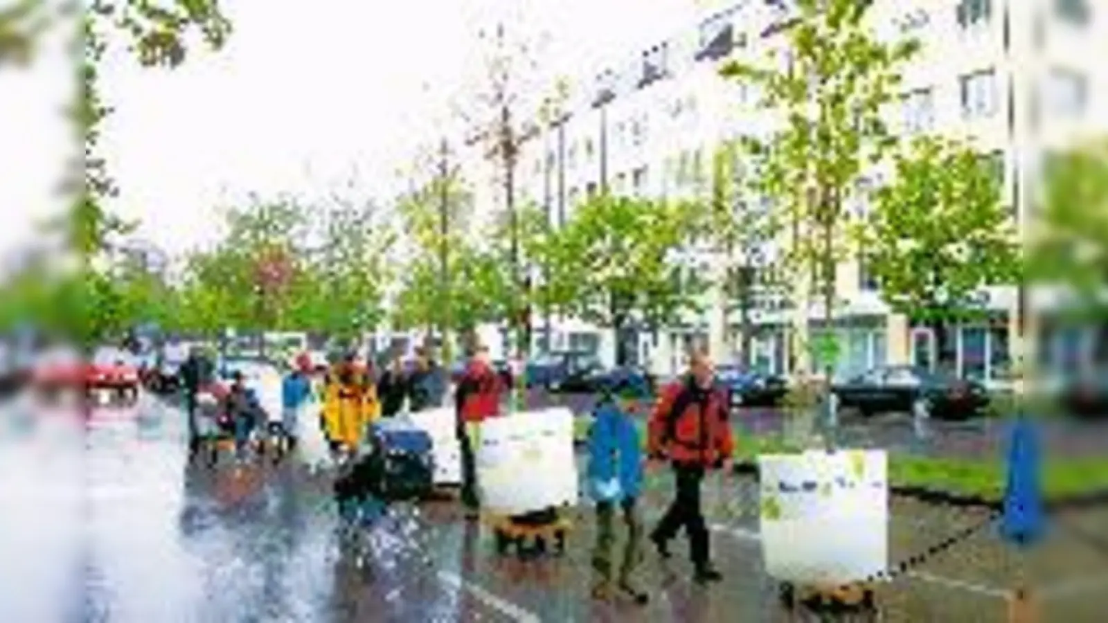 Haben im letzten Jahr für Aufsehen gesorgt: Die Musicalkinder, die Baumwanderung und das Kinder- und Jugendatelier. BA-Vorsitzender Klaus Bäumler drückte Daumen für gute Aktien.	 (Fotos: Archiv)