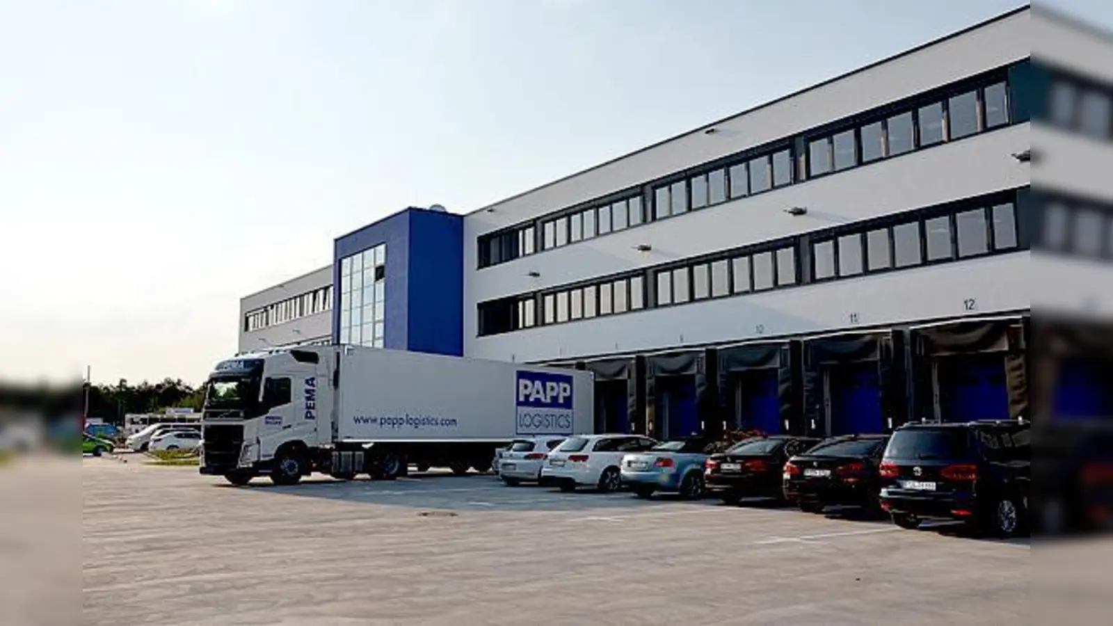 Das 5.000 Quadratmeter große Firmengelände bietet viel Platz für den Transport von Obst und Gemüse.	 (Foto: MO)