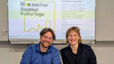 Der Projektleiter der Moosacher StadtteilKulturTage, Sven Hussock, freut sich auf die gemeinsame Arbeit mit Anna von Bredow von REGSAM. (Foto: Stadtteilkulturtage)